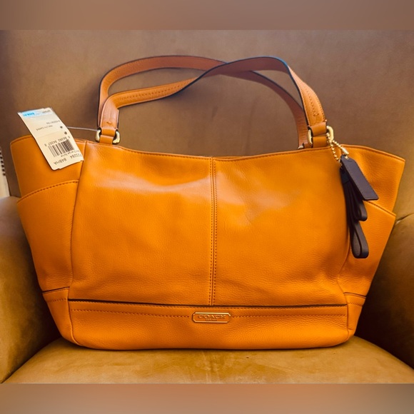 NWT Genuine Coach Orange Spice Leather Shoulder Handbag - Picture 1 of 4